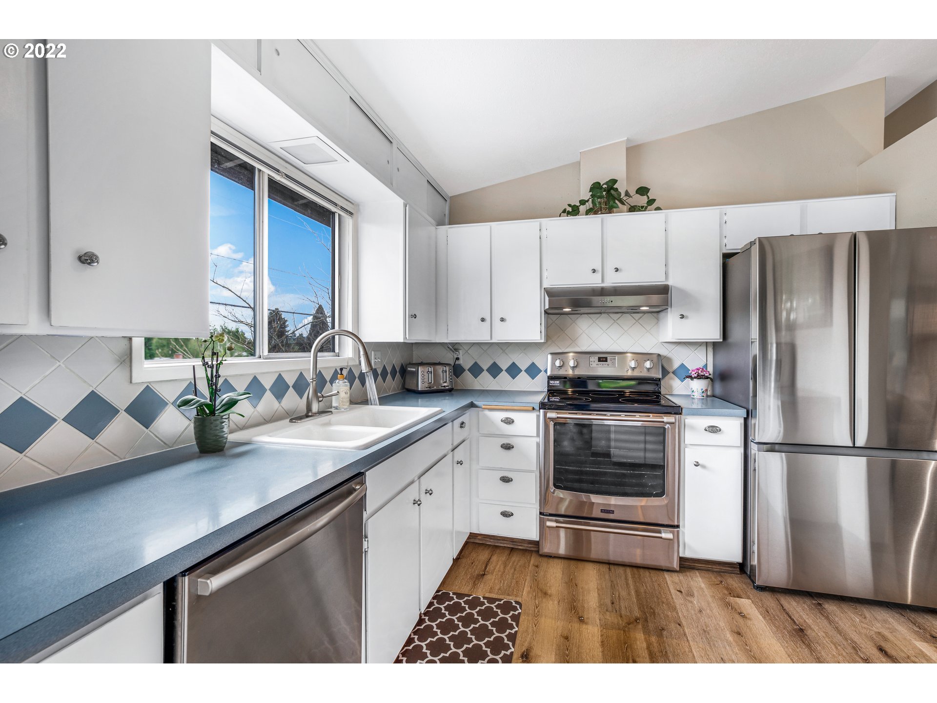 4672 Southeast Robin Road Milwaukie, OR 97267 - Photo 12 of 28 Gallery Image 12