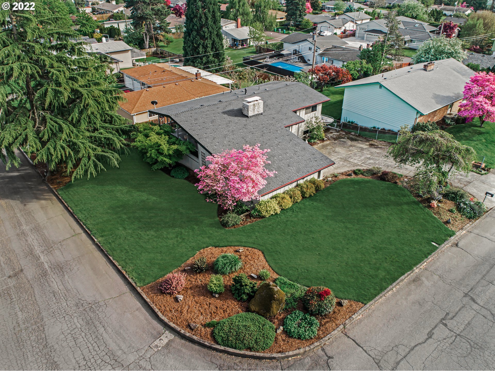 4672 Southeast Robin Road Milwaukie, OR 97267 - Photo 3 of 28 Gallery Image 3