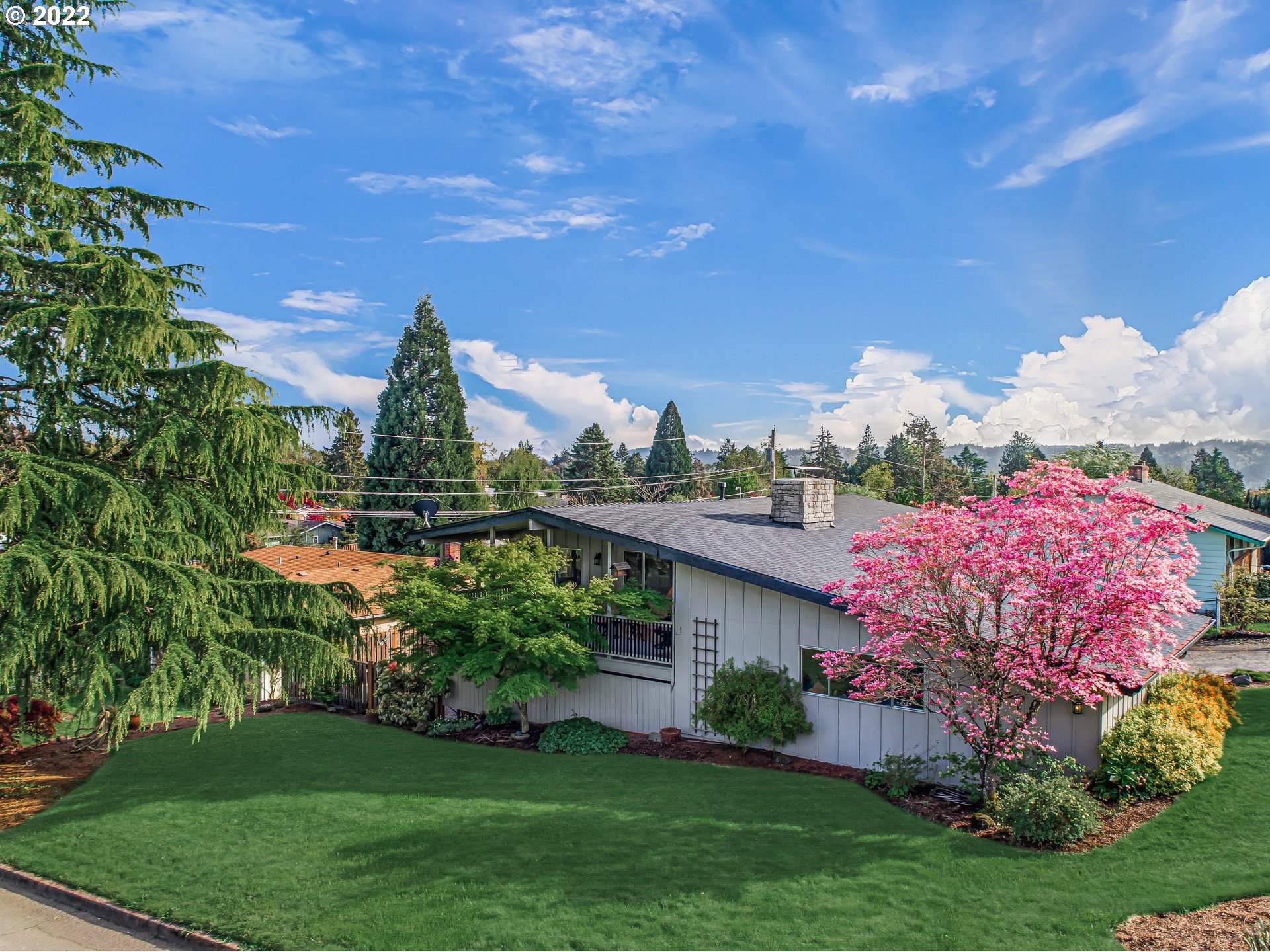 4672 Southeast Robin Road Milwaukie, OR 97267 - Photo 4 of 28 Gallery Image 4
