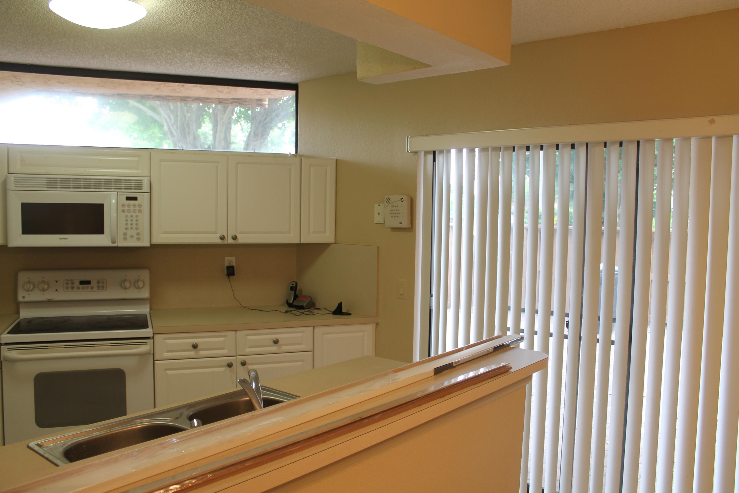 8237 Severn Drive, Unit B Boca Raton, FL 33433 - Photo 6 of 17 Kitchen