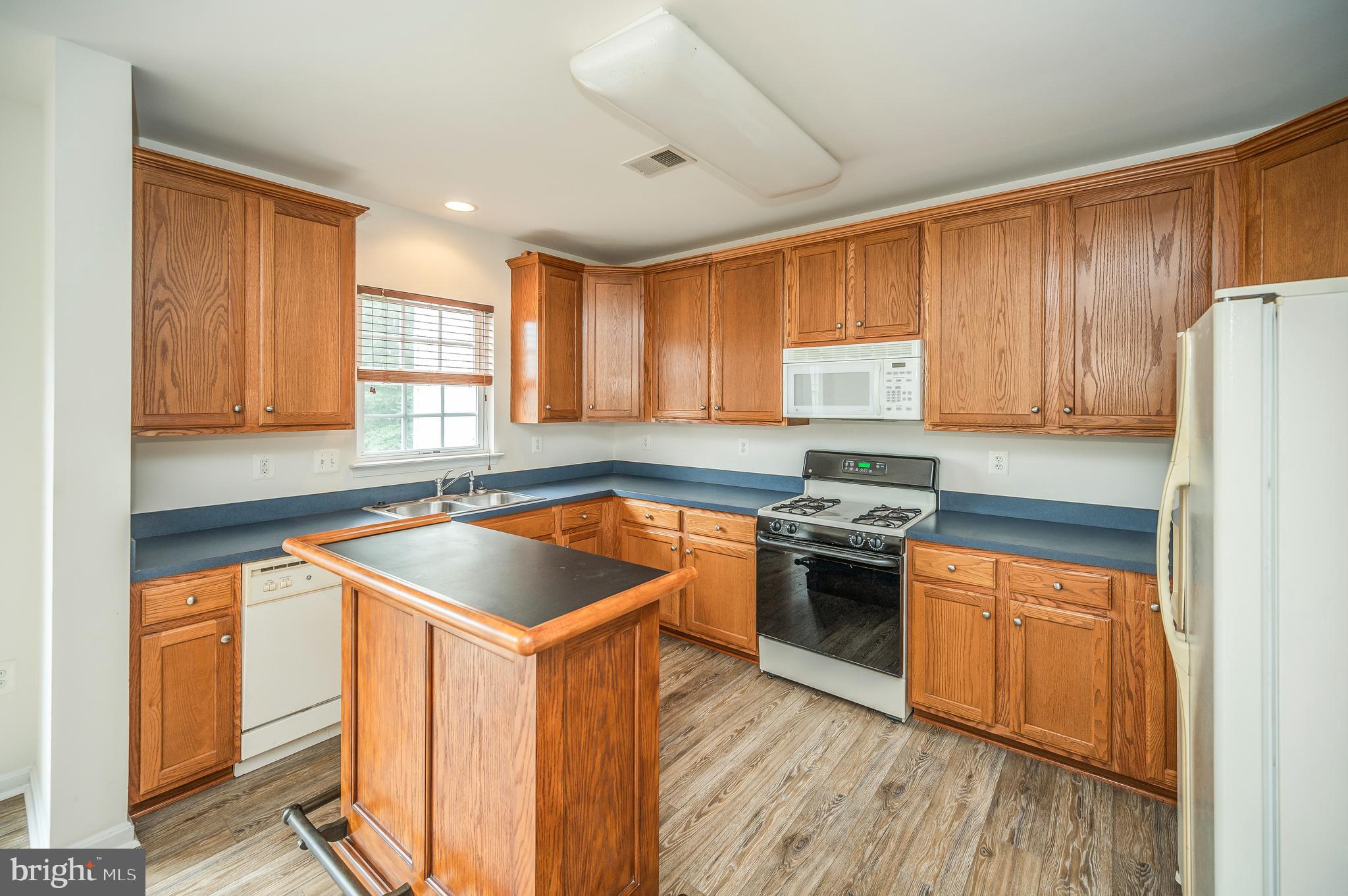 9836 Cheshire Ridge Circle Manassas, VA 20110 - Photo 16 of 40