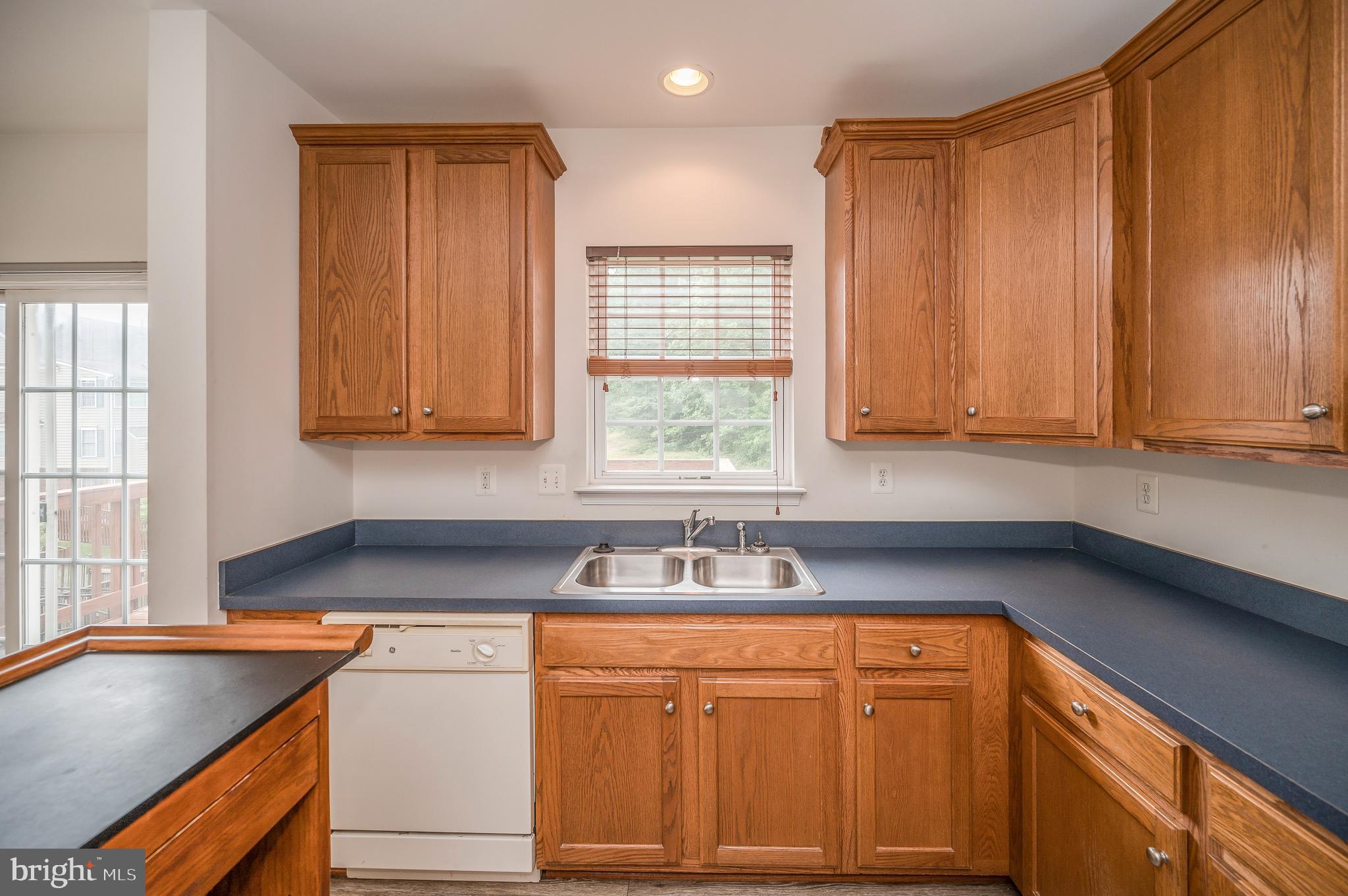 9836 Cheshire Ridge Circle Manassas, VA 20110 - Photo 18 of 40