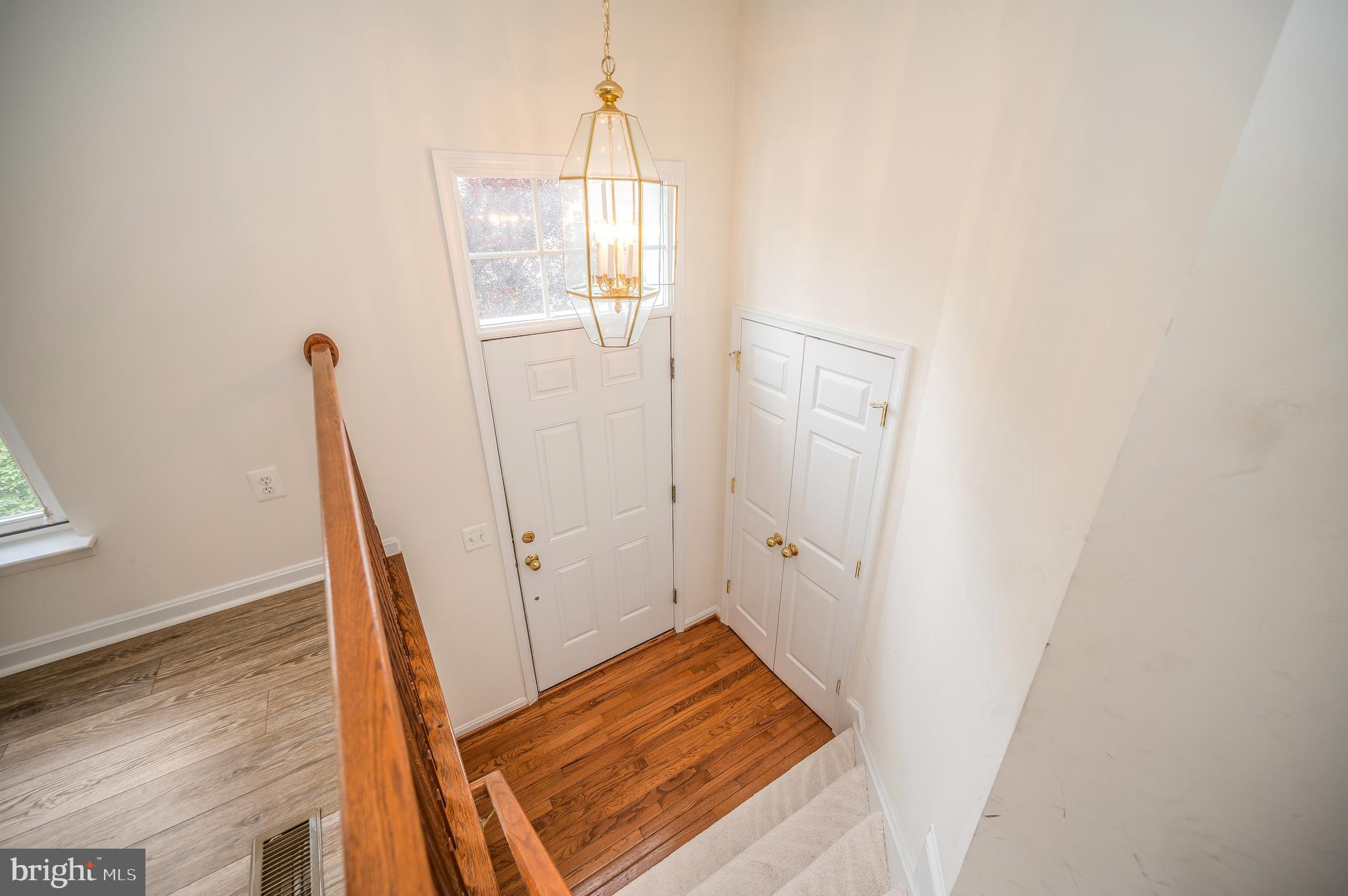 9836 Cheshire Ridge Circle Manassas, VA 20110 - Photo 4 of 40