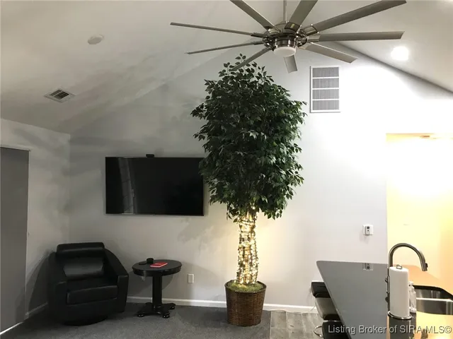 $2,300 | 620 West Utica Street, Unit 2, Sellersburg, IN 47172