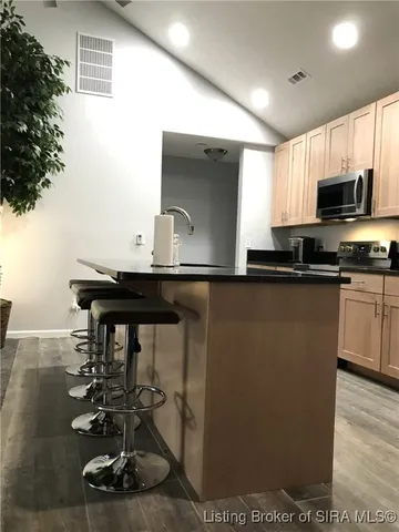 $2,300 | 620 West Utica Street, Unit 2, Sellersburg, IN 47172