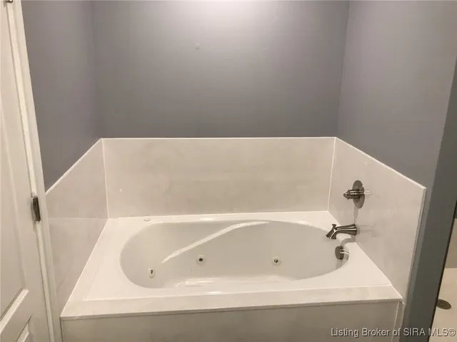 $2,300 | 620 West Utica Street, Unit 2, Sellersburg, IN 47172