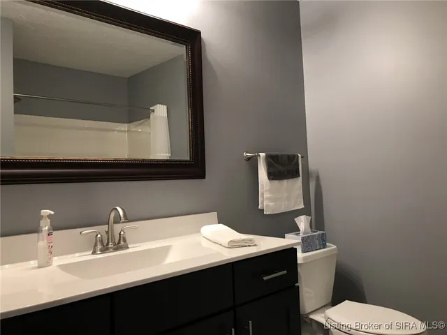 $2,300 | 620 West Utica Street, Unit 2, Sellersburg, IN 47172