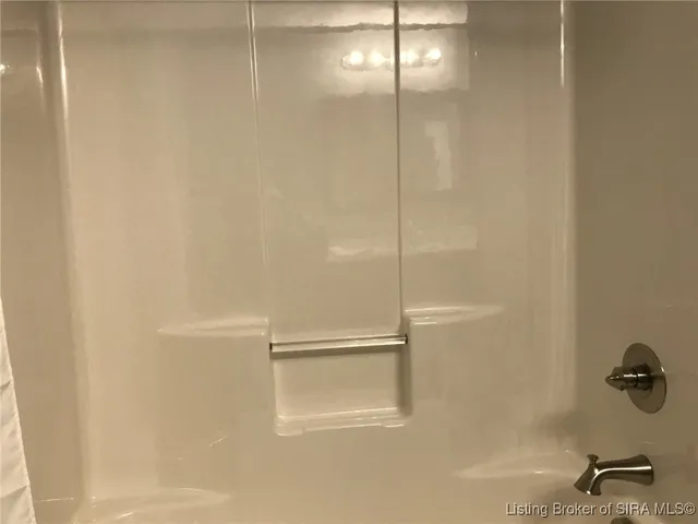 $2,300 | 620 West Utica Street, Unit 2, Sellersburg, IN 47172