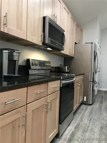 $2,300 | 620 West Utica Street, Unit 2, Sellersburg, IN 47172