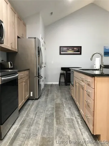 $2,300 | 620 West Utica Street, Unit 2, Sellersburg, IN 47172