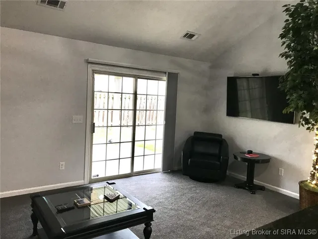 $2,300 | 620 West Utica Street, Unit 2, Sellersburg, IN 47172