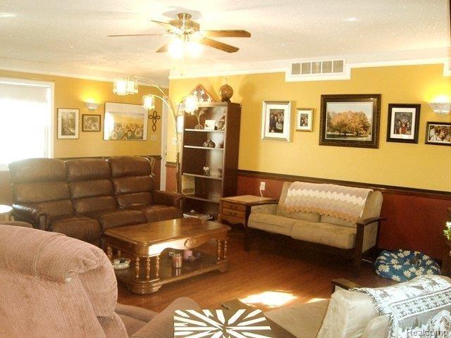 25891 Inkster Road Flat Rock, MI 48134 - Photo 9 of 24 Fam rm also w/designer paint!