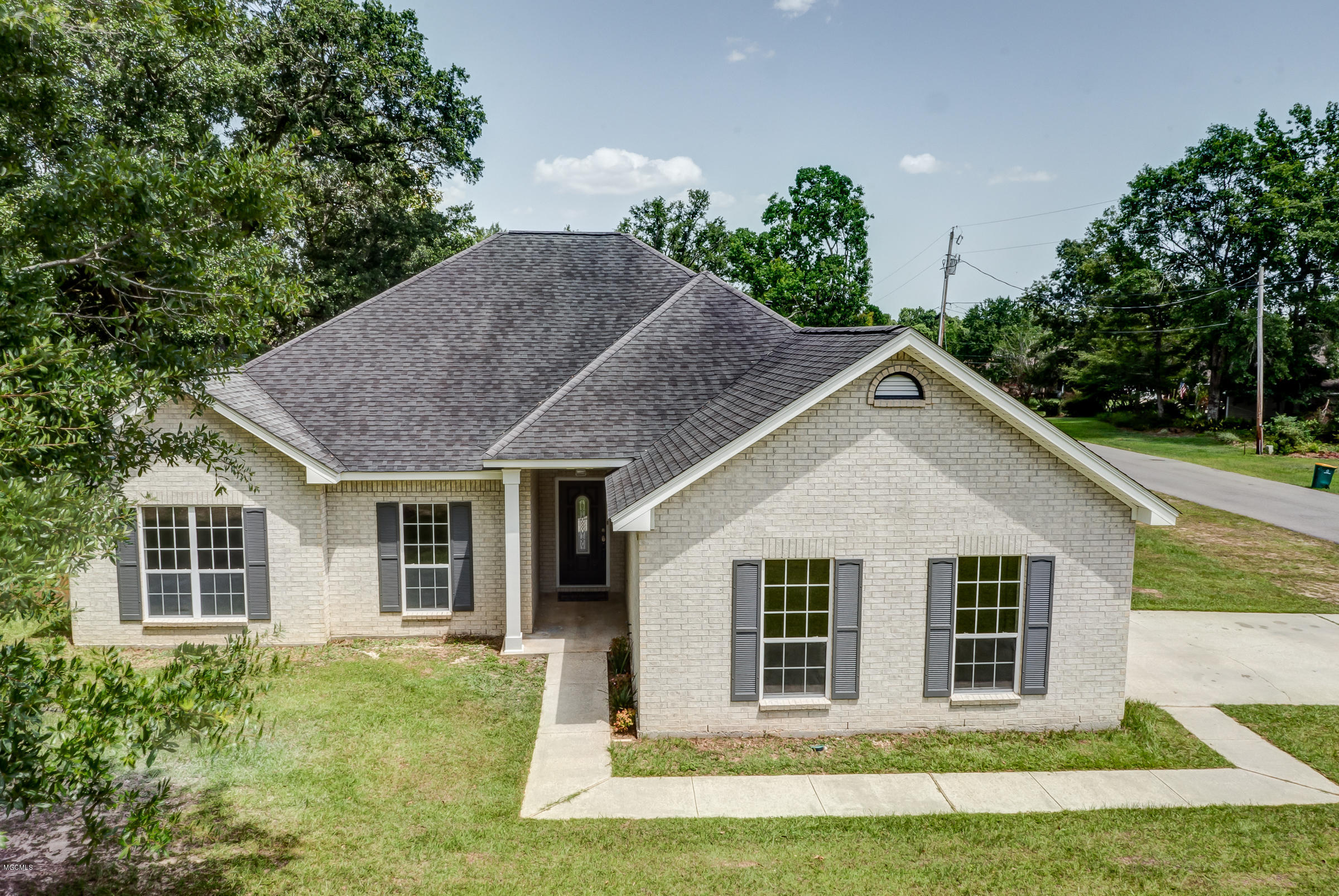 10670 Shorecrest Road Biloxi, MS 39532 - Photo 1 of 41 10670Shorecrest-35