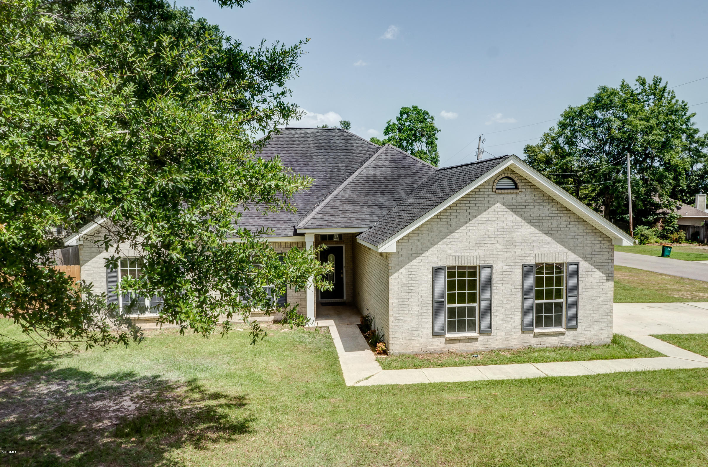 10670 Shorecrest Road Biloxi, MS 39532 - Photo 38 of 41 10670Shorecrest-38