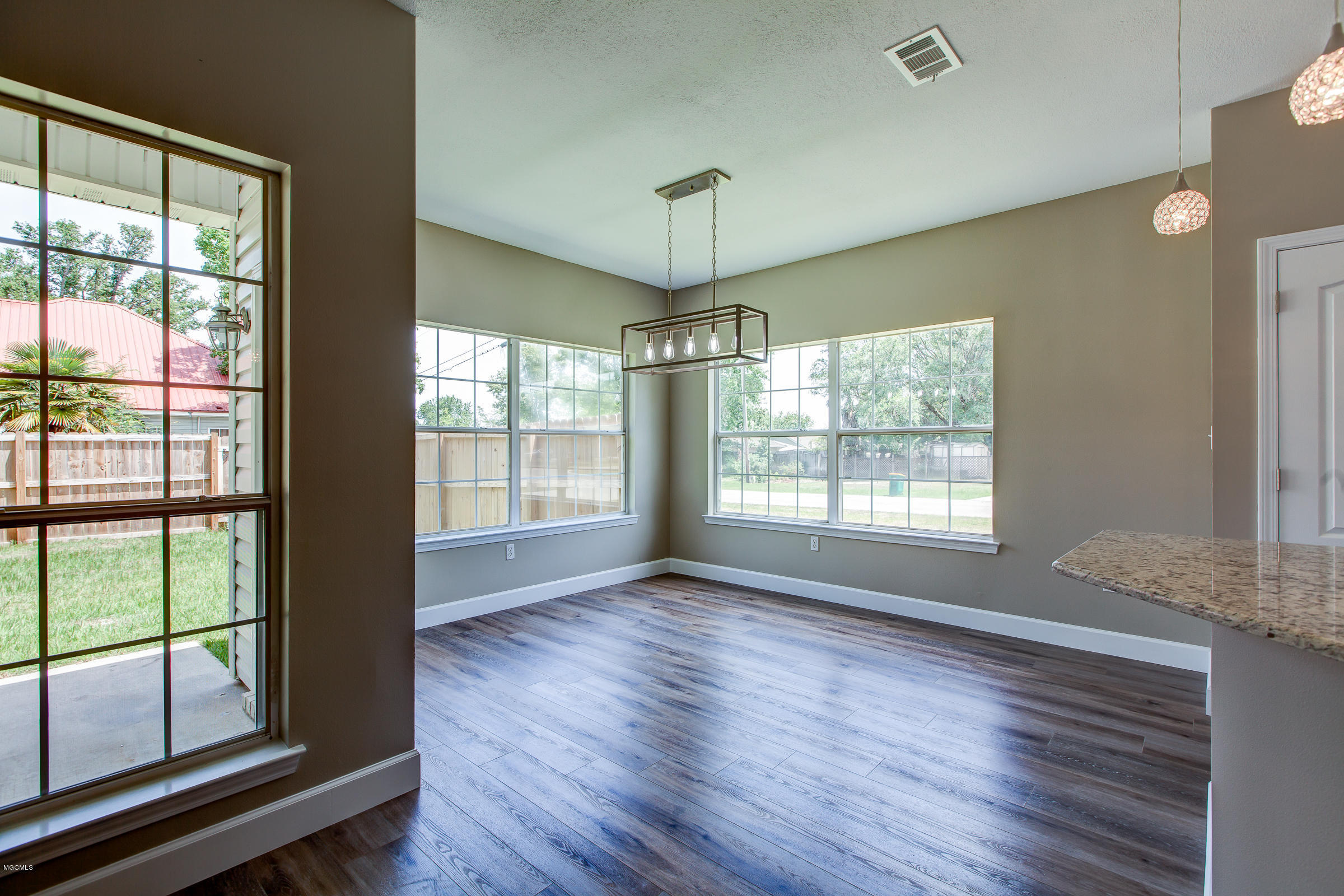 10670 Shorecrest Road Biloxi, MS 39532 - Photo 7 of 41 10670Shorecrest-6