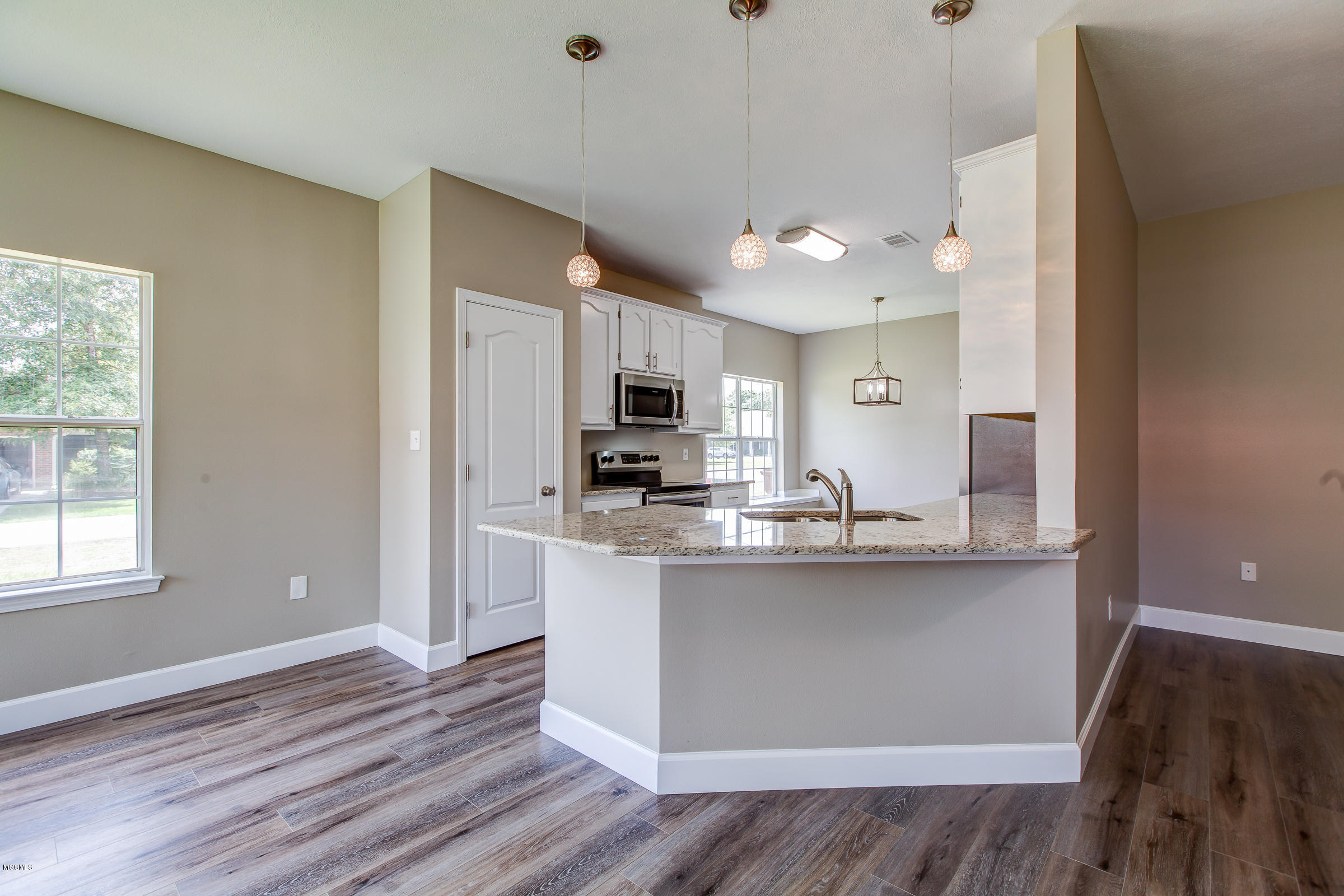 10670 Shorecrest Road Biloxi, MS 39532 - Photo 8 of 41 10670Shorecrest-7