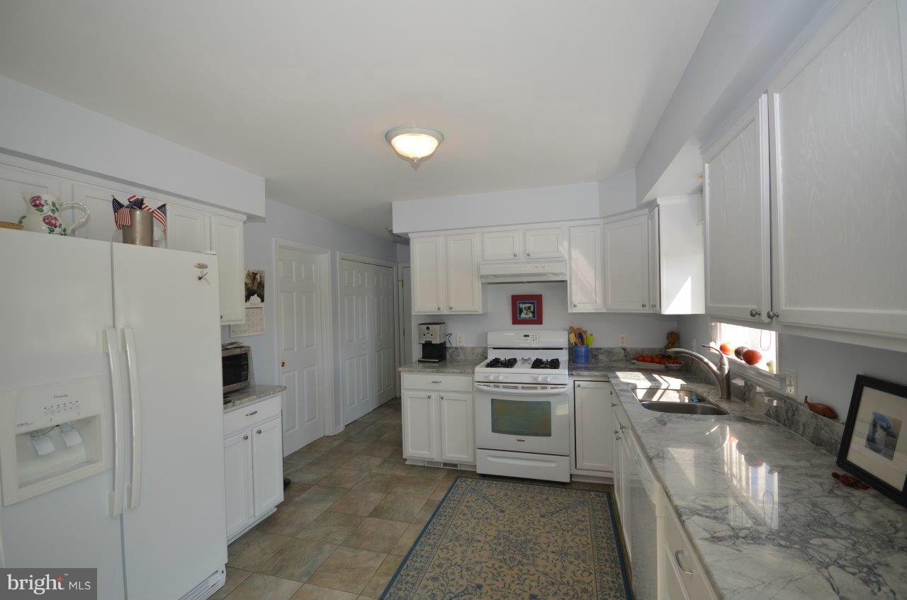 4566 Pinewood Road Oxford, MD 21654 - Photo 25 of 30 Kitchen