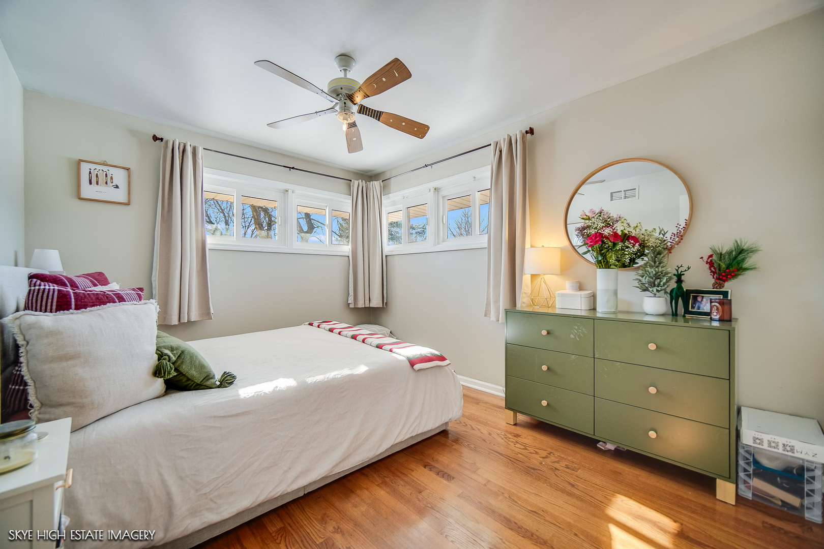 113 April Lane North Aurora, IL 60542 - Photo 11 of 23 a bed room with a bed and a mirror