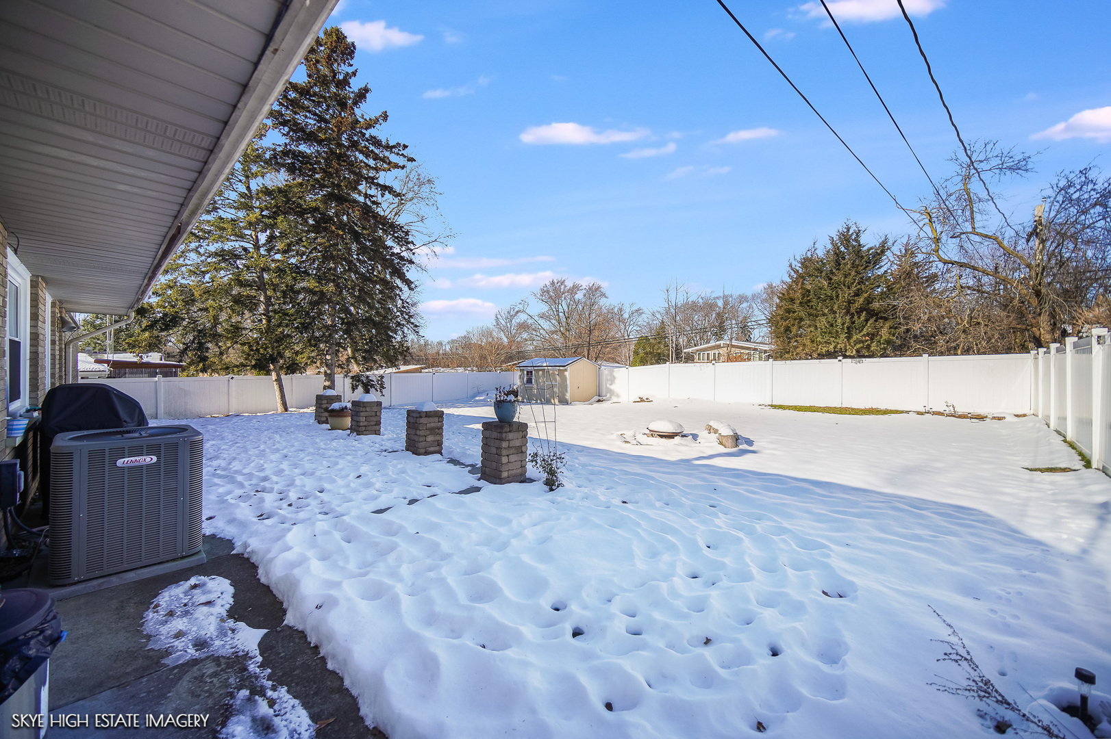 113 April Lane North Aurora, IL 60542 - Photo 18 of 23 a spacious bathroom with a bathtub and a shower
