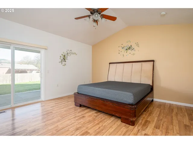 $799,000 | 1273 Southeast 4th Avenue, Mill City, OR 97360