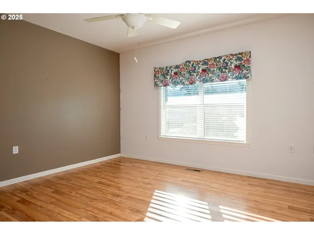 $799,000 | 1273 Southeast 4th Avenue, Mill City, OR 97360