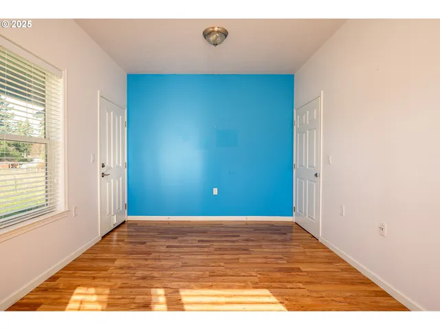 $799,000 | 1273 Southeast 4th Avenue, Mill City, OR 97360