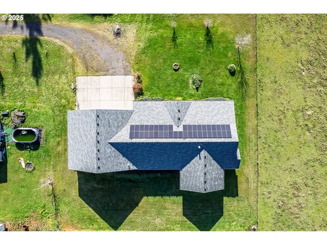 $799,000 | 1273 Southeast 4th Avenue, Mill City, OR 97360