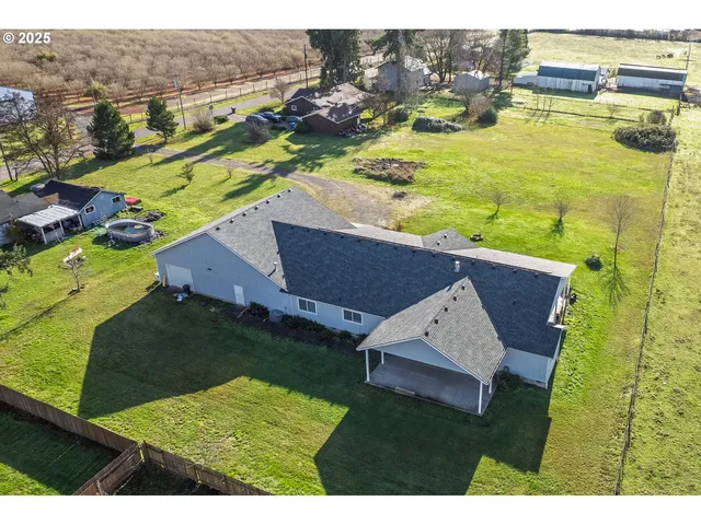 $799,000 | 1273 Southeast 4th Avenue, Mill City, OR 97360