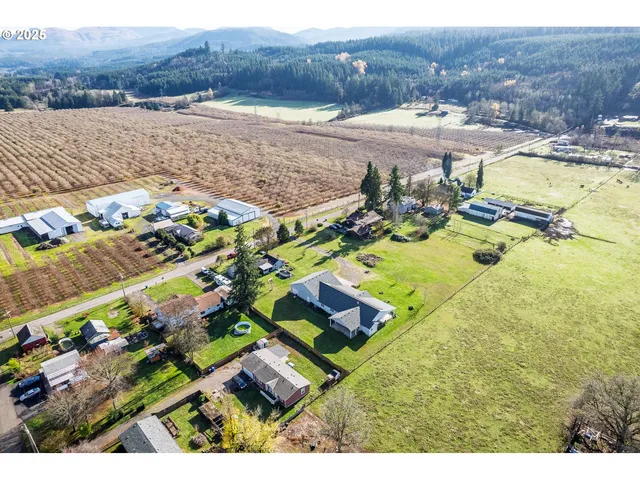 $799,000 | 1273 Southeast 4th Avenue, Mill City, OR 97360