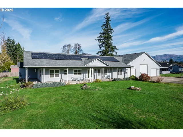 $799,000 | 1273 Southeast 4th Avenue, Mill City, OR 97360