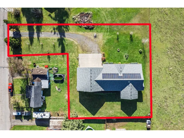 $799,000 | 1273 Southeast 4th Avenue, Mill City, OR 97360