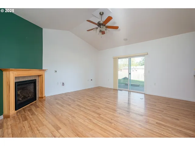 $799,000 | 1273 Southeast 4th Avenue, Mill City, OR 97360