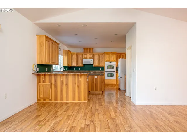 $799,000 | 1273 Southeast 4th Avenue, Mill City, OR 97360