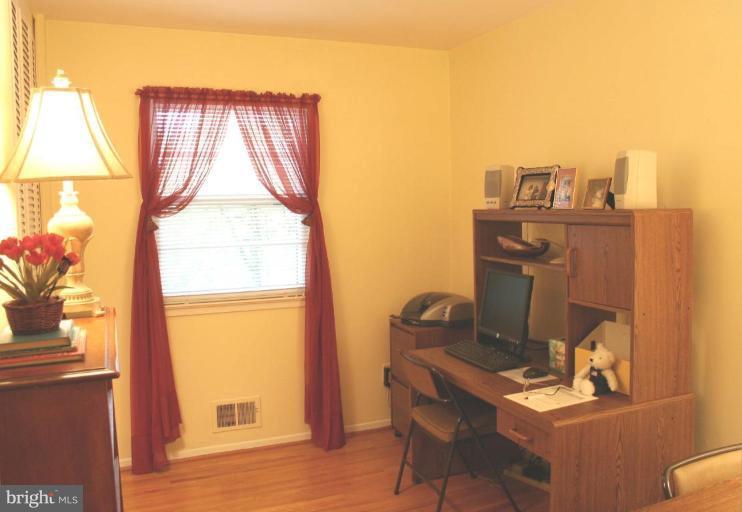 8409 Greeley Boulevard Springfield, VA 22152 - Photo 13 of 28 Bedroom #4