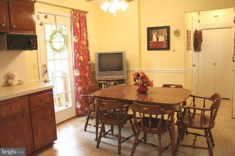 8409 Greeley Boulevard Springfield, VA 22152 - Photo 15 of 28 Breakfast Area