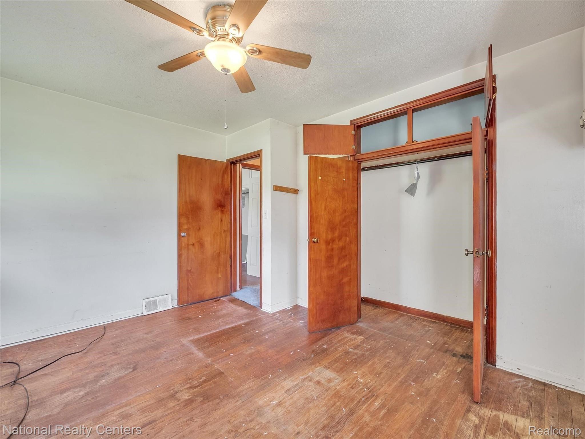 21607 Middlebelt Road New Boston, MI 48164 - Photo 25 of 50 c21607-Middlebelt-WindowStill-Real-Estate-Photography-25.jpg