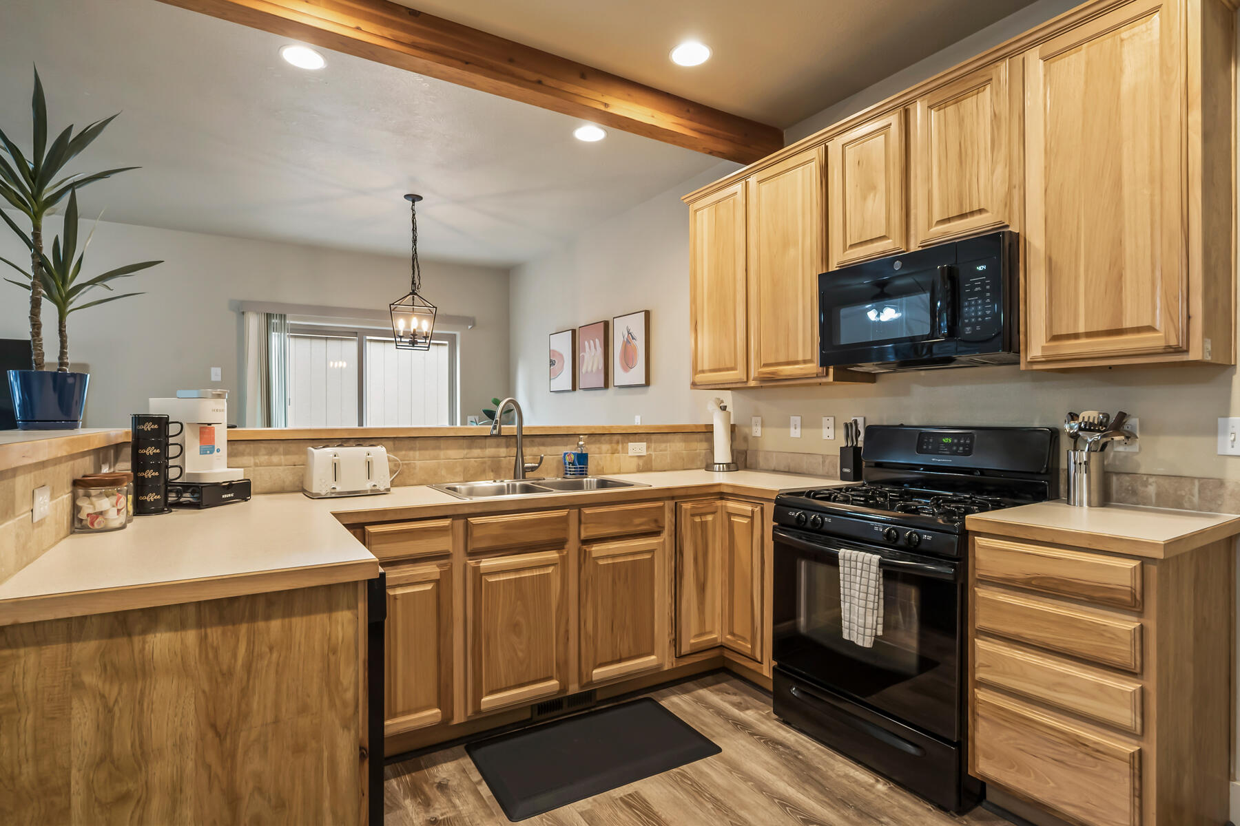 20184 Merriewood Lane Bend, OR 97702 - Photo 14 of 37