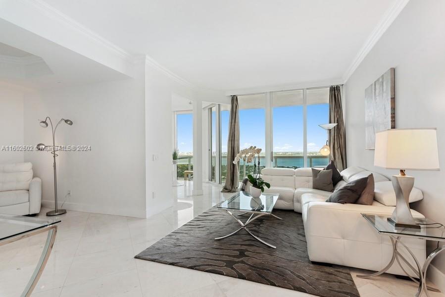 4775 Collins Avenue, Unit PH4206 Miami Beach, FL 33140 - Photo 4 of 10