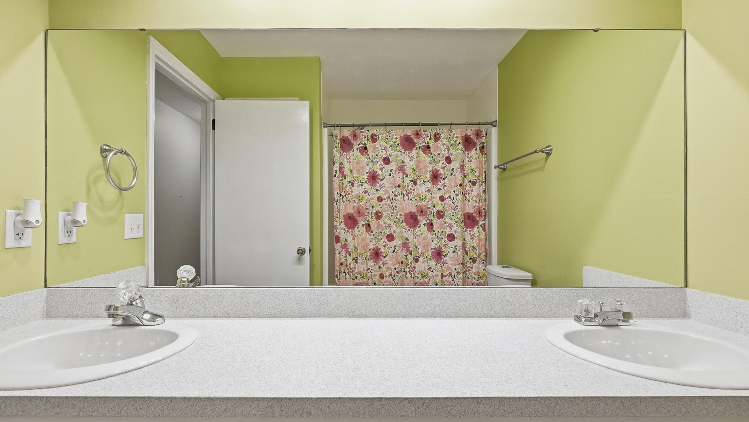 6321 Ridge Lake Road Hixson, TN 37343 - Photo 23 of 39 Full Bath (upstairs)