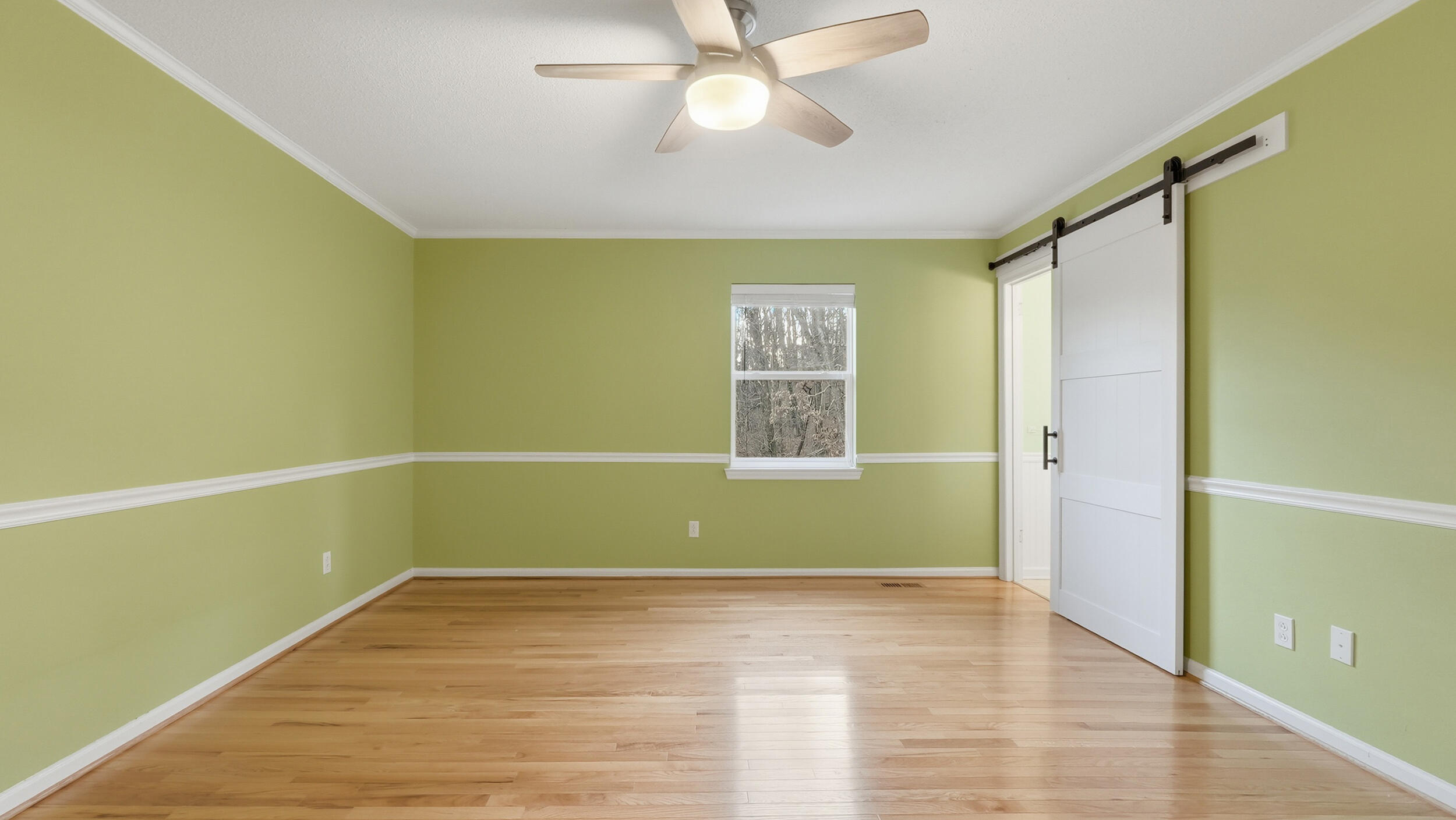 6321 Ridge Lake Road Hixson, TN 37343 - Photo 27 of 39 Primary Bedroom