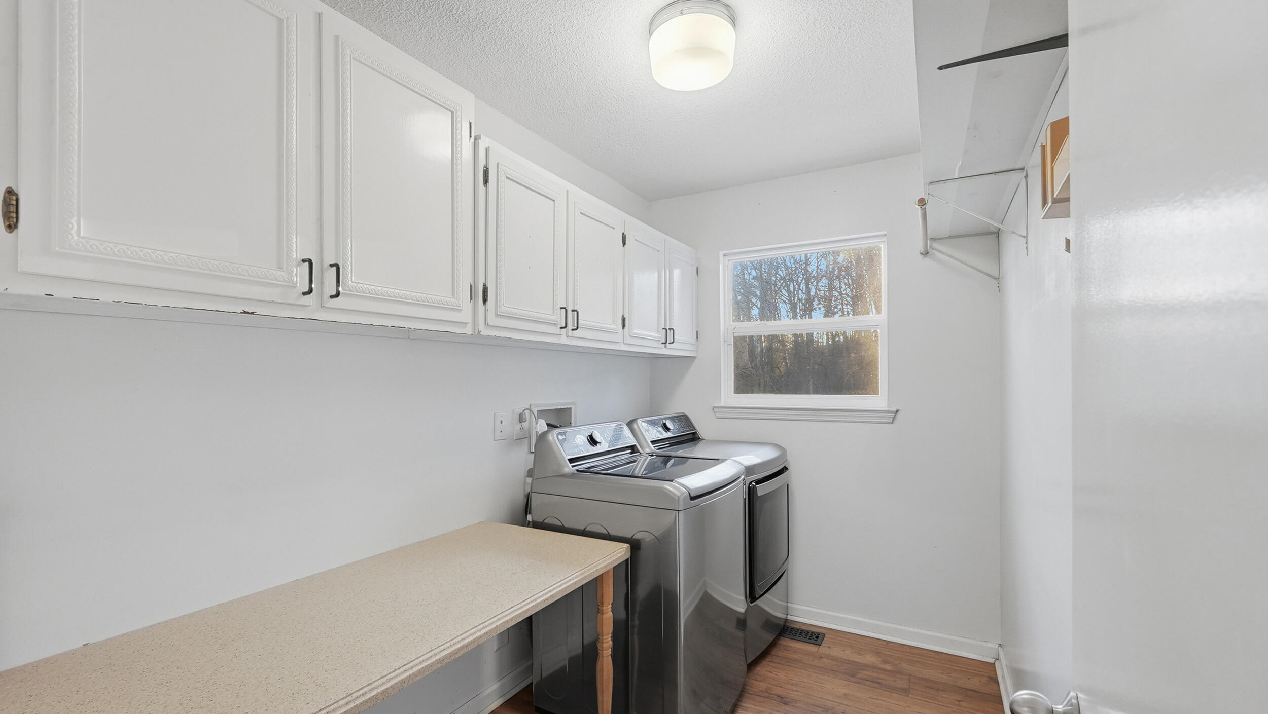 6321 Ridge Lake Road Hixson, TN 37343 - Photo 30 of 39 Laundry