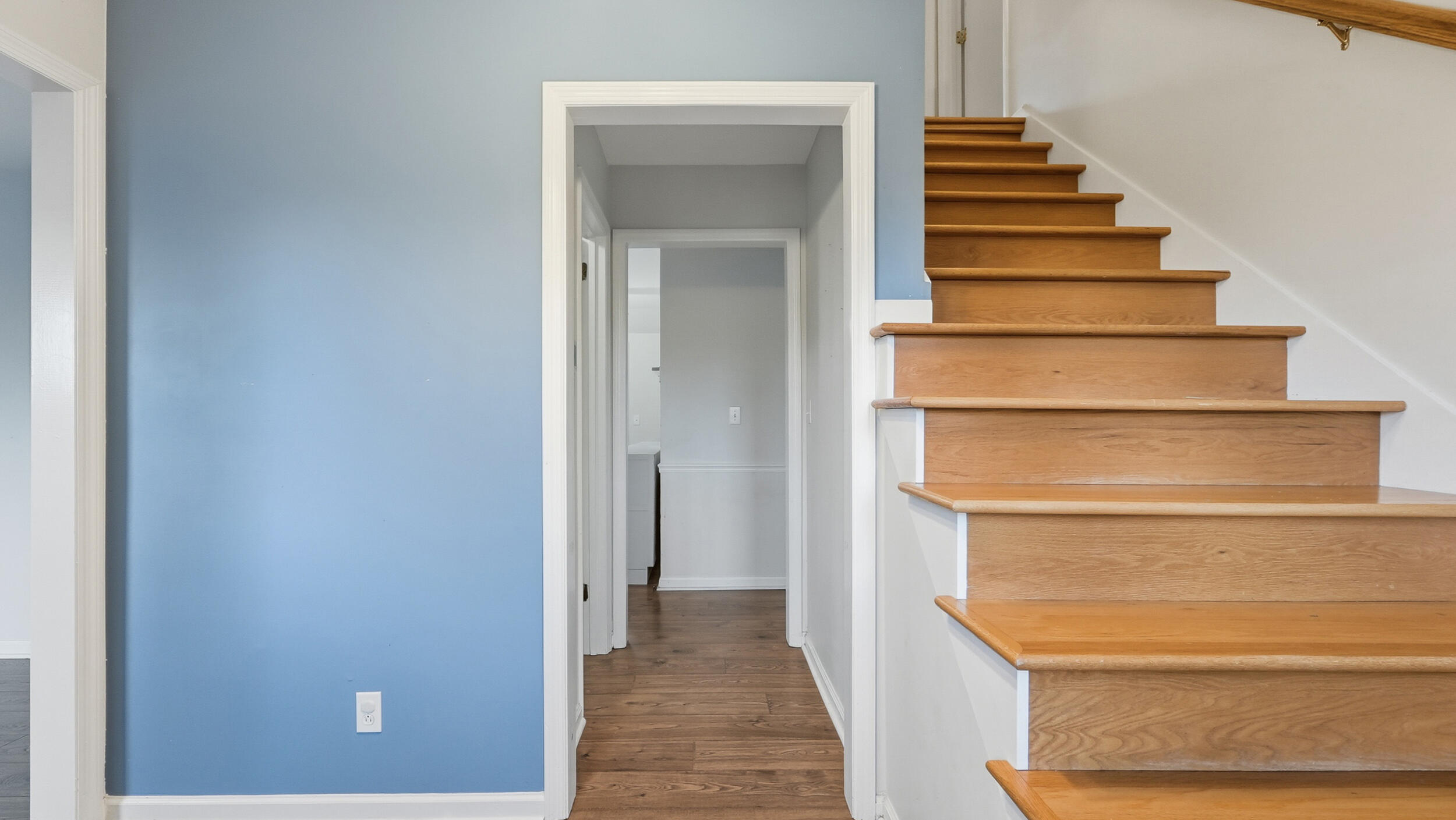 6321 Ridge Lake Road Hixson, TN 37343 - Photo 6 of 39 Entry Way