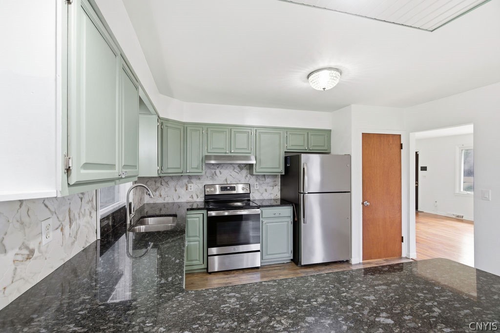 5960 Newport Road Camillus, NY 13031 - Photo 11 of 45 Kitchen