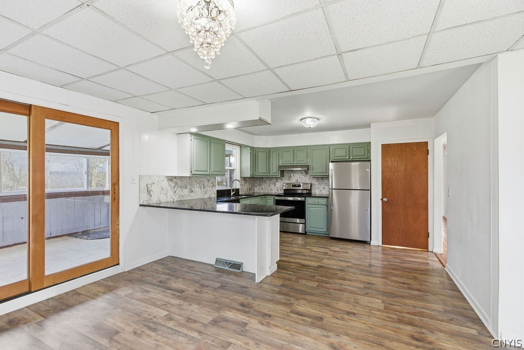 5960 Newport Road Camillus, NY 13031 - Photo 12 of 45 Kitchen with large dining area