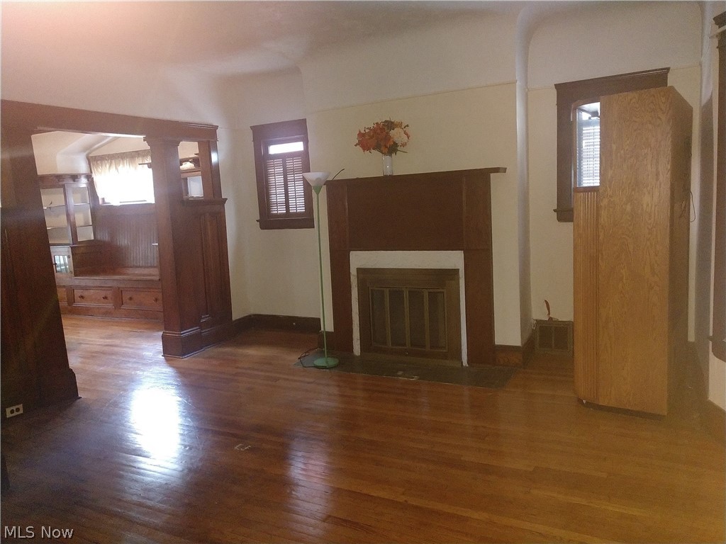468 Eddy Road Cleveland, OH 44108 - Photo 4 of 18 Gallery Image 4