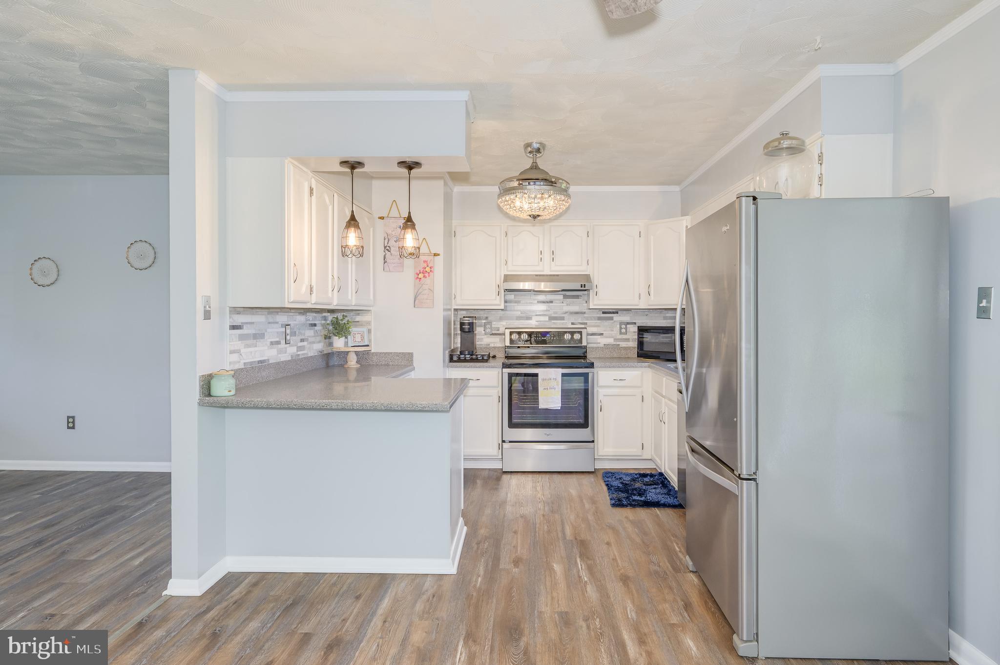 1267 Dominion Road Gerrardstown, WV 25420 - Photo 23 of 66 Updated Kitchen