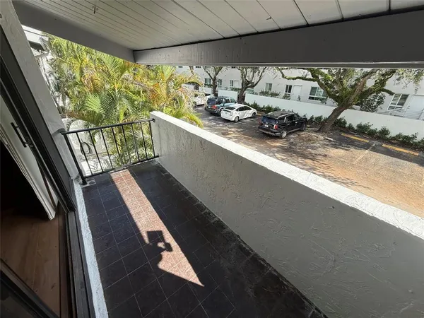 $3,100 | 19428 Northeast 26th Avenue, Unit 103B, Miami, FL 33180
