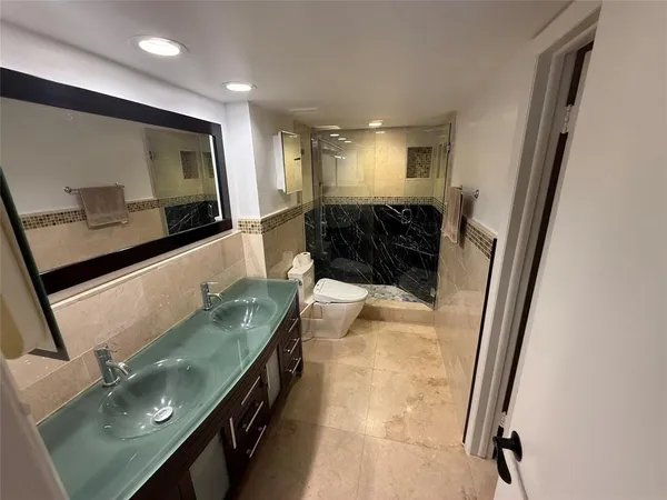 $3,100 | 19428 Northeast 26th Avenue, Unit 103B, Miami, FL 33180