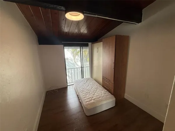$3,100 | 19428 Northeast 26th Avenue, Unit 103B, Miami, FL 33180