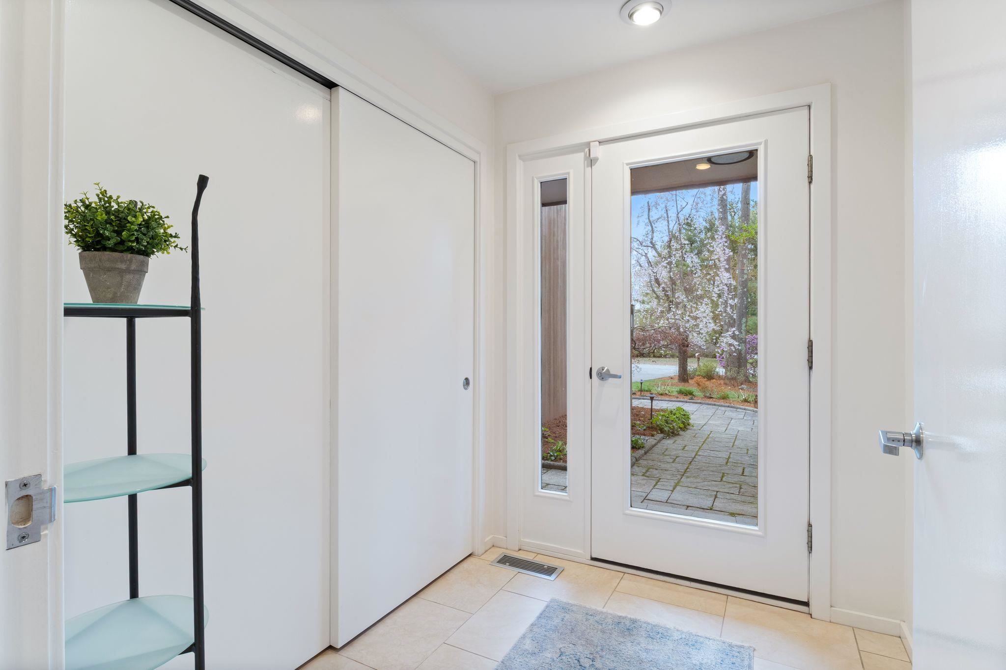 15 Masefield Road Nashua, NH 03062 - Photo 4 of 53 Gallery Image 4